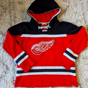 Boys Hockey Shirt size 11/12 Red Wings